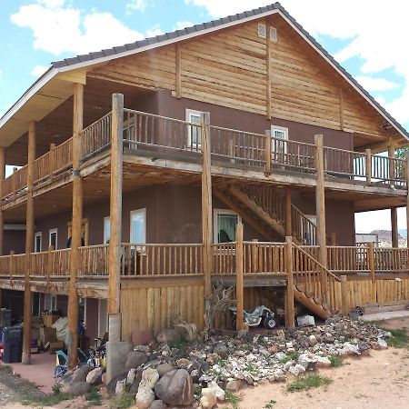 Sunlit Oasis Bed & Breakfast Notom Bagian luar foto