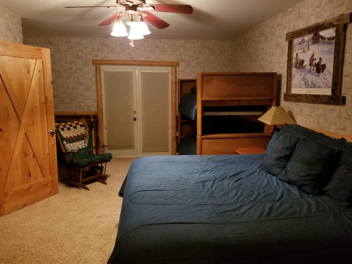 Sunlit Oasis Bed & Breakfast Notom Bagian luar foto