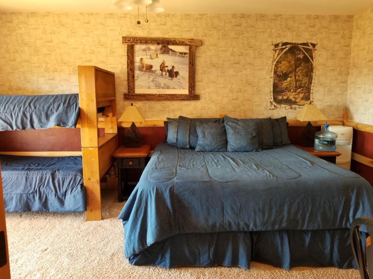 Sunlit Oasis Bed & Breakfast Notom Bagian luar foto