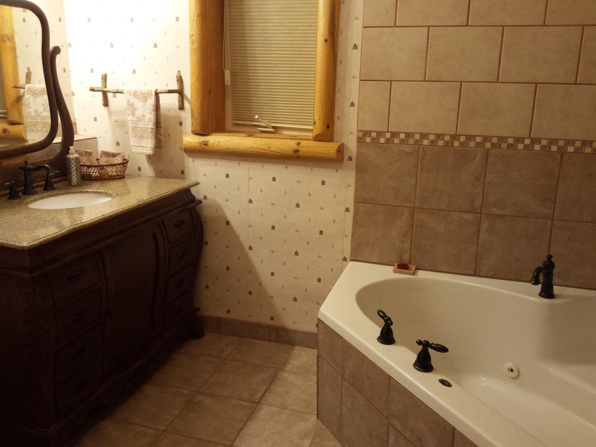 Sunlit Oasis Bed & Breakfast Notom Bagian luar foto