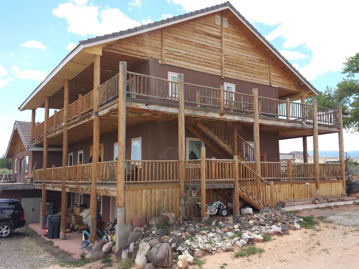 Sunlit Oasis Bed & Breakfast Notom Bagian luar foto